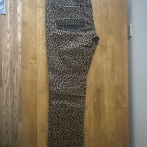 Pants leopard print